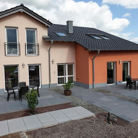 Lovely Modern Apartment With Private Terrace Ellscheid Kültér fotó